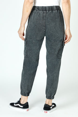 Lolo Luxe Denim Jogger with Pockets_59462173622638