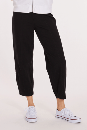 Mododoc Lantern Pant in Black.  Pull on pant with ribbed waistband.  Center leg seaming.  Balloon leg.  Leg opening: 8".  Inseam: 25"_59622787121518